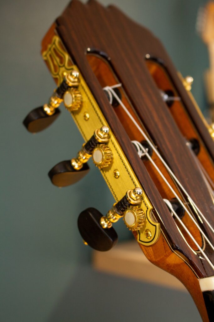 Antonio Picado | Model 60DT